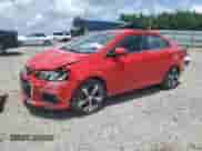 2018 Chevrolet Sonic Premier z VIN 1G1JF5SB2J4131450, wystawiony jako Copart lot #61651275 z przebiegiem 90 950 mil mil oraz Szkoda całkowita • Salvage title. Historia ofert i sprzedaży dostępna na DreamBid. Obrazek 1.