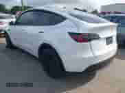 2023 Tesla Model Y Long Range с VIN 7SAYGDEE2PA071402, выставлен на аукционе IAAI как лот 42729170 с пробегом 31 865 миль миль и . История ставок и продаж доступна на DreamBid. Изображение 3.