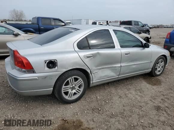2005 Volvo S60 с VIN YV1RS592052484177, выставлен на аукционе Copart как лот 47921685 с пробегом 132 527 миль миль и Списание • Salvage title. История ставок и продаж доступна на DreamBid. Изображение 3.