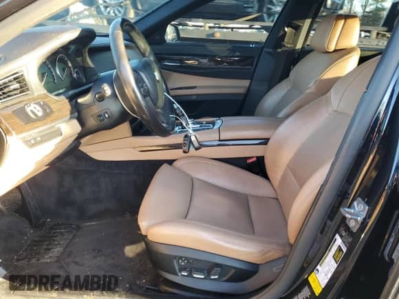 2010 BMW 7 Series 750i с VIN WBAKA8C58ACY35952, выставлен на аукционе Copart как лот 88684395 с пробегом 87 767 миль миль и Списание • Salvage title. История ставок и продаж доступна на DreamBid. Изображение 7.