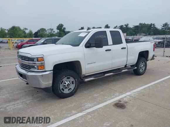 2016 Chevrolet Silverado 2500HD Work Truck z VIN 1GC2KUEG0GZ137431, wystawiony jako IAAI lot #42499894 z przebiegiem 228 740 mil mil oraz . Historia ofert i sprzedaży dostępna na DreamBid. Obrazek 2.