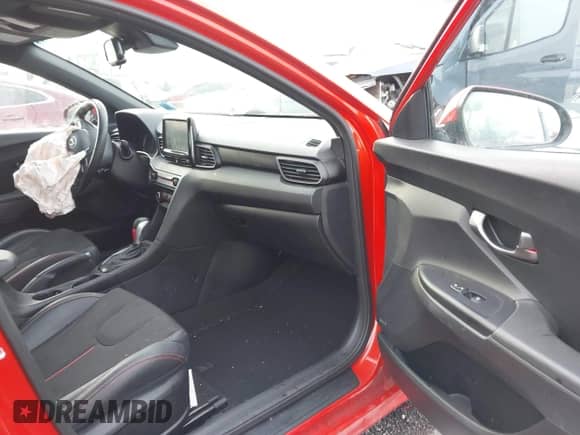 2019 Hyundai Veloster 2.0 с VIN KMHTG6AF6KU005046, выставлен на аукционе IAAI как лот 41073491 с пробегом 31 490 миль миль и . История ставок и продаж доступна на DreamBid. Изображение 5.