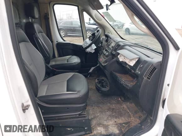 2018 Ram ProMaster Cargo with VIN 3C6TRVAG1JE105819, listed as a IAAI auction lot 41920111 with 185,025 mi miles and . Bid and sale history available at DreamBid. Image 5.