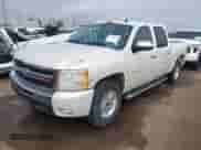 2011 Chevrolet Silverado 1500 LT z VIN 3GCPKSE38BG358968, wystawiony jako IAAI lot #43393436 z przebiegiem 187 947 mil mil oraz . Historia ofert i sprzedaży dostępna na DreamBid. Obrazek 19.