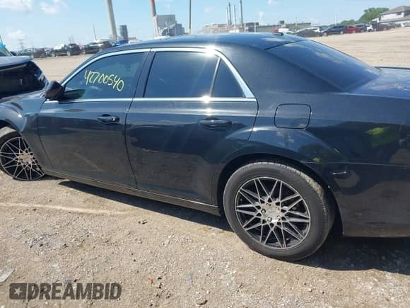 2014 Chrysler 300 с VIN 2C3CCARG4EH103827, выставлен на аукционе IAAI как лот 42700540 с пробегом 97 290 миль миль и . История ставок и продаж доступна на DreamBid. Изображение 14.