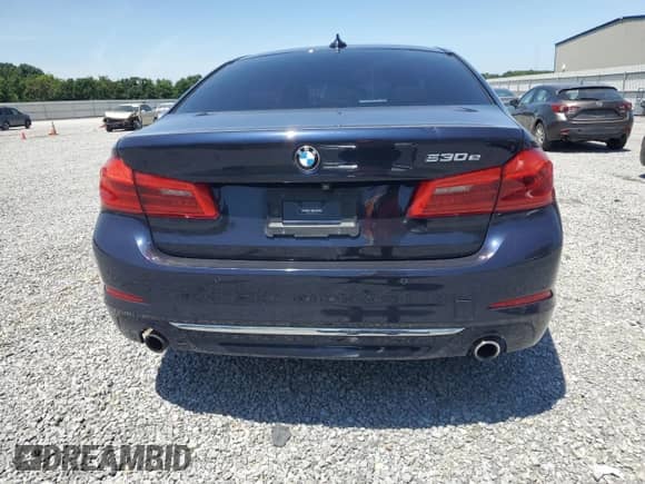 2019 BMW 5 Series 530e xDrive z VIN WBAJB1C56KB375522, wystawiony jako Copart lot #61953645 z przebiegiem 81 216 mil mil oraz Czysty tytuł • Clean title. Historia ofert i sprzedaży dostępna na DreamBid. Obrazek 6.