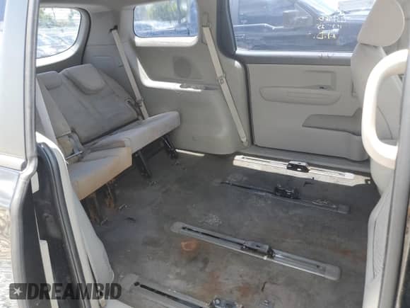 2016 Kia Sedona L с VIN KNDMA5C11G6208038, выставлен на аукционе Copart как лот 61339375 с пробегом 58 860 миль миль и Списание • Salvage title. История ставок и продаж доступна на DreamBid. Изображение 11.