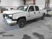 2007 Chevrolet Silverado 1500HD LS z VIN 1GCGK13U97F102188, wystawiony jako IAAI lot #42447177 z przebiegiem 260 613 mil mil oraz . Historia ofert i sprzedaży dostępna na DreamBid. Obrazek 21.