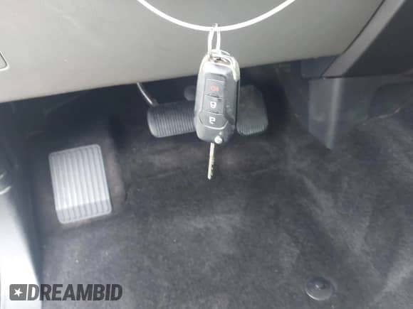 2017 Ford F-150 XL z VIN 1FTEW1CP2HFC56023, wystawiony jako IAAI lot #42892341 z przebiegiem 97 010 mil mil oraz . Historia ofert i sprzedaży dostępna na DreamBid. Obrazek 11.