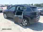 2020 Jeep Compass Latitude z VIN 3C4NJCBB7LT141612, wystawiony jako IAAI lot #42935872 z przebiegiem 100 557 mil mil oraz . Historia ofert i sprzedaży dostępna na DreamBid. Obrazek 3.