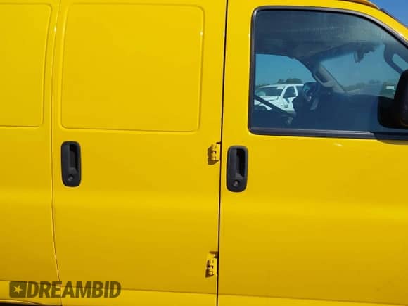 2021 Chevrolet Express Cargo с VIN 1GCWGAFP0M1246191, выставлен на аукционе IAAI как лот 43387382 с пробегом 103 592 миль миль и . История ставок и продаж доступна на DreamBid. Изображение 13.