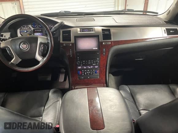 2008 Cadillac Escalade z VIN 1GYFC66878R210095, wystawiony jako Copart lot #80083654 z przebiegiem 128 330 mil mil oraz Czysty tytuł • Clean title. Historia ofert i sprzedaży dostępna na DreamBid. Obrazek 9.