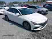 2024 Hyundai Elantra SEL z VIN KMHLM4DG6RU648718, wystawiony jako IAAI lot #43110710 z przebiegiem 52 349 mil mil oraz . Historia ofert i sprzedaży dostępna na DreamBid. Obrazek 1.