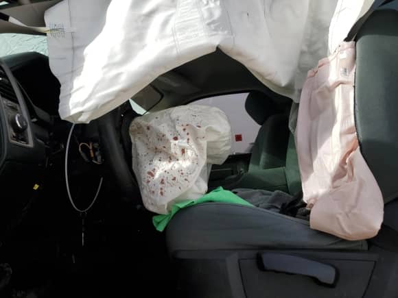 2016 Ram 1500 Express z VIN 3C6JR6AGXGG245667, wystawiony jako Copart lot #46914795 z przebiegiem Nie podano mil oraz Nie do naprawy • Non repairable. Historia ofert i sprzedaży dostępna na DreamBid. Obrazek 7.