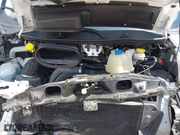 2022 Ram ProMaster Cargo z VIN 3C6LRVDG7NE110590, wystawiony jako IAAI lot #42947226 z przebiegiem Nie podano mil oraz . Historia ofert i sprzedaży dostępna na DreamBid. Obrazek 10.