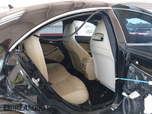 2017 Mercedes-Benz CLA 250 с VIN WDDSJ4EB3HN438300, выставлен на аукционе IAAI как лот 42957522 с пробегом 118 898 миль миль и . История ставок и продаж доступна на DreamBid. Изображение 8.