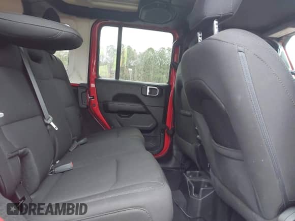 2021 Jeep Wrangler Unlimited Sahara Altitude z VIN 1C4HJXEN8MW679385, wystawiony jako IAAI lot #41542602 z przebiegiem 50 220 mil mil oraz . Historia ofert i sprzedaży dostępna na DreamBid. Obrazek 8.