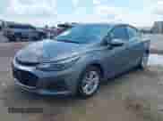 2019 Chevrolet Cruze LT z VIN 1G1BE5SM4K7139171, wystawiony jako IAAI lot #43127377 z przebiegiem 44 293 mil mil oraz . Historia ofert i sprzedaży dostępna na DreamBid. Obrazek 17.