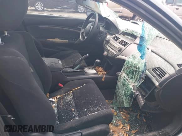 2012 Honda Accord EX с VIN 1HGCS1B74CA018265, выставлен на аукционе IAAI как лот 42491761 с пробегом 289 259 миль миль и . История ставок и продаж доступна на DreamBid. Изображение 5.