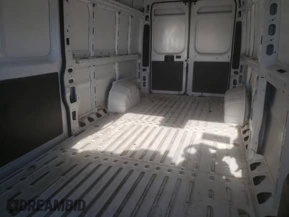 2023 Ram ProMaster Cargo z VIN 3C6MRVJGXPE501020, wystawiony jako Copart lot #82050114 z przebiegiem 22 623 mil mil oraz Szkoda całkowita • Salvage title. Historia ofert i sprzedaży dostępna na DreamBid. Obrazek 10.