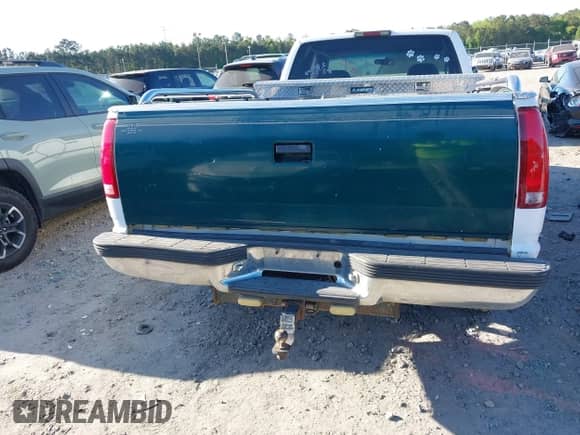 1996 Chevrolet Silverado 2500 с VIN 1GCGC29R1TE267156, выставлен на аукционе IAAI как лот 42051235 с пробегом Не указан миль и . История ставок и продаж доступна на DreamBid. Изображение 15.