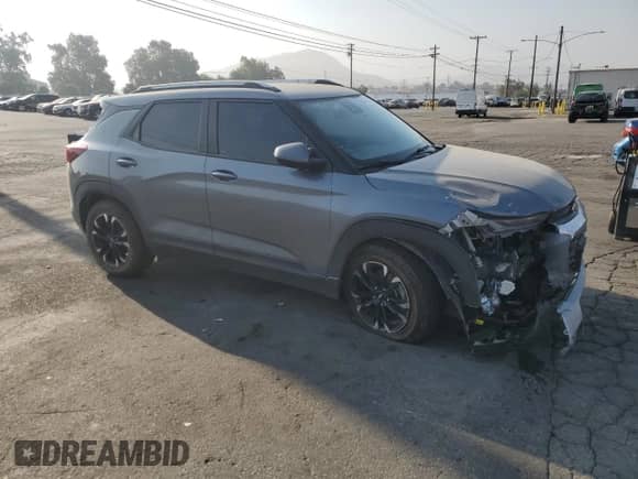2022 Chevrolet TrailBlazer LT z VIN KL79MPSL1NB060292, wystawiony jako Copart lot #68784225 z przebiegiem 123 428 mil mil oraz Szkoda całkowita • Salvage title. Historia ofert i sprzedaży dostępna na DreamBid. Obrazek 4.