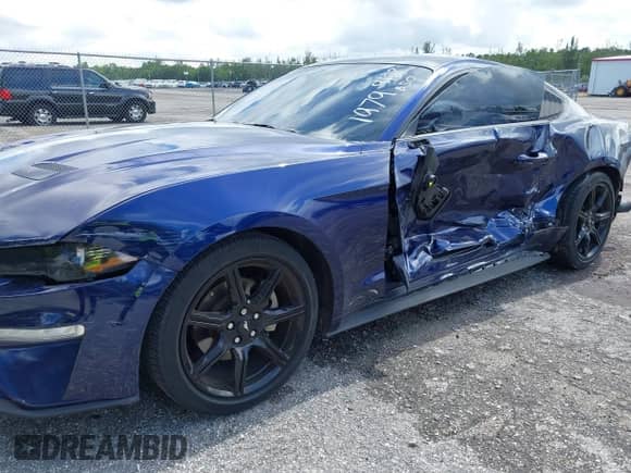 2020 Ford Mustang EcoBoost z VIN 1FA6P8TH7L5161979, wystawiony jako IAAI lot #43361730 z przebiegiem 19 795 mil mil oraz . Historia ofert i sprzedaży dostępna na DreamBid. Obrazek 6.