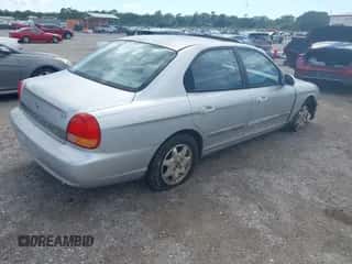 2000 Hyundai Sonata GLS z VIN KMHWF35V4YA338212, wystawiony jako IAAI lot #43339693 z przebiegiem 96 744 mil mil oraz . Historia ofert i sprzedaży dostępna na DreamBid. Obrazek 4.