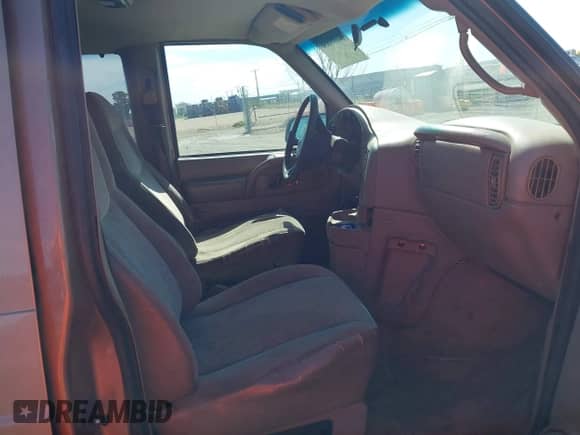2004 Chevrolet Astro с VIN 1GNDM19X74B100108, выставлен на аукционе IAAI как лот 42799556 с пробегом 265 484 миль миль и . История ставок и продаж доступна на DreamBid. Изображение 5.