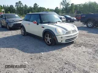 2006 MINI Hardtop with VIN WMWRC33506TK18077, listed as a IAAI auction lot 42583190 with 170,819 mi miles and . Bid and sale history available at DreamBid. Image 1.