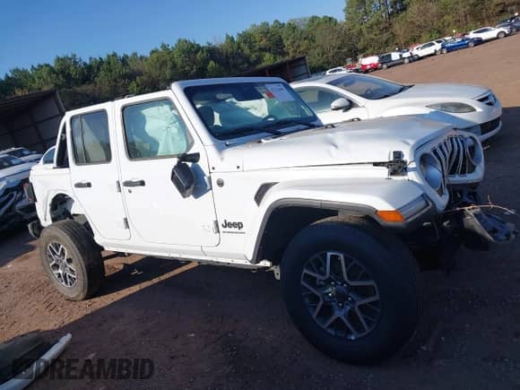 2025 Jeep Wrangler Sahara z VIN 1C4PJXEN4SW637207, wystawiony jako IAAI lot #43326480 z przebiegiem 5 222 mil mil oraz . Historia ofert i sprzedaży dostępna na DreamBid. Obrazek 13.