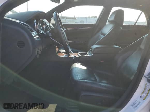 2012 Chrysler 300 Limited с VIN 2C3CCACG7CH221358, выставлен на аукционе Copart как лот 70600315 с пробегом 99 014 миль миль и Списание • Salvage title. История ставок и продаж доступна на DreamBid. Изображение 7.