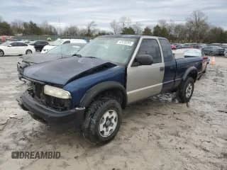 1999 Chevrolet S-10 LS ZR2 z VIN 1GCCT19WXX8153160, wystawiony jako Copart lot #42438295 z przebiegiem 262 199 mil mil oraz Szkoda całkowita • Salvage title. Historia ofert i sprzedaży dostępna na DreamBid. Obrazek 1.
