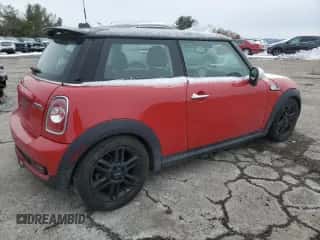 2013 MINI Hardtop S with VIN WMWSV3C56DT389389, listed as a Copart auction lot 89288615 with 85,001 mi miles and Salvage title. Bid and sale history available at DreamBid. Image 3.