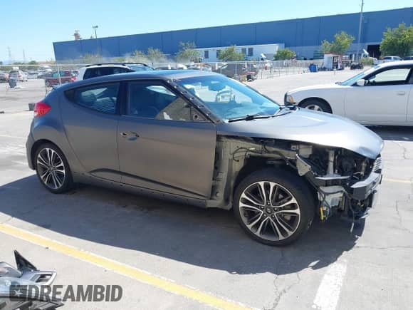 2016 Hyundai Veloster Turbo с VIN KMHTC6AE5GU251161, выставлен на аукционе IAAI как лот 42818741 с пробегом 45 145 миль миль и . История ставок и продаж доступна на DreamBid. Изображение 1.