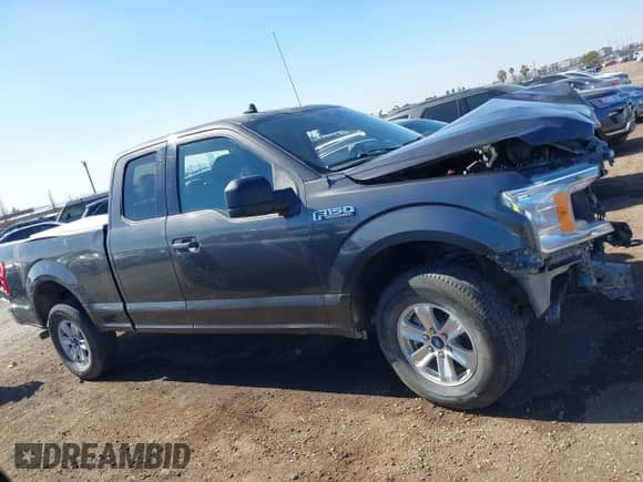 2020 Ford F-150 XL z VIN 1FTFX1E45LKE45625, wystawiony jako IAAI lot #41453348 z przebiegiem 191 990 mil mil oraz . Historia ofert i sprzedaży dostępna na DreamBid. Obrazek 13.