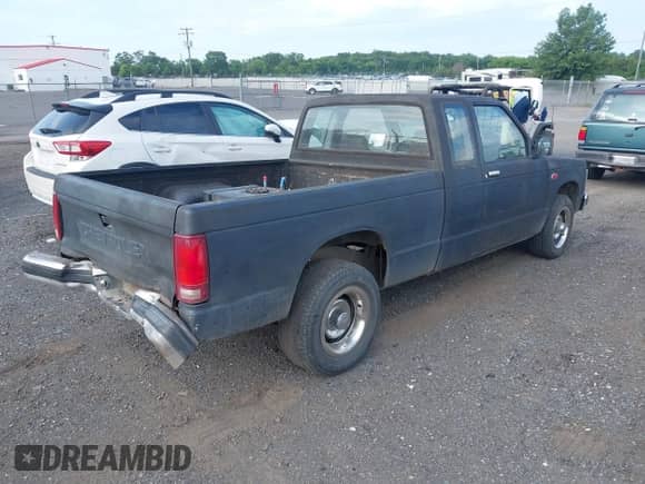 1984 Chevrolet S-10 с VIN 1GCCS14BXE2170340, выставлен на аукционе IAAI как лот 42728993 с пробегом 314 483 миль миль и . История ставок и продаж доступна на DreamBid. Изображение 4.