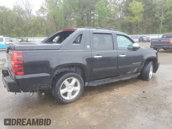 2013 Chevrolet Avalanche LS z VIN 3GNMCEE02DG145645, wystawiony jako Copart lot #50888915 z przebiegiem 145 766 mil mil oraz Szkoda całkowita • Salvage title. Historia ofert i sprzedaży dostępna na DreamBid. Obrazek 3.