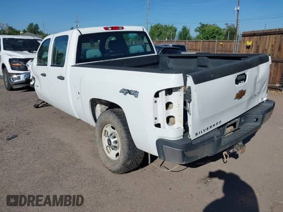 2013 Chevrolet Silverado 2500HD Work Truck z VIN 1GC1KVCG9DF222222, wystawiony jako IAAI lot #42653475 z przebiegiem Nie podano mil oraz . Historia ofert i sprzedaży dostępna na DreamBid. Obrazek 3.
