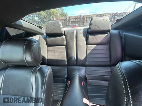 2014 Ford Mustang GT z VIN 1ZVBP8CF7E5277822, wystawiony jako Copart lot #90128545 z przebiegiem 114 151 mil mil oraz Czysty tytuł • Clean title. Historia ofert i sprzedaży dostępna na DreamBid. Obrazek 15.