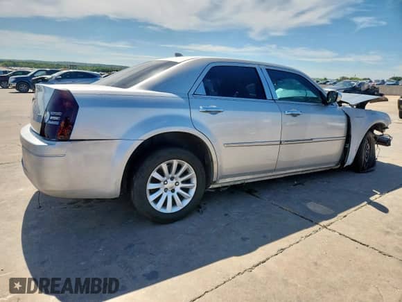 2008 Chrysler 300 LX with VIN 2C3KA43R58H109136, listed as a Copart auction lot 65733625 with Not provided miles and Salvage title. Bid and sale history available at DreamBid. Image 3.