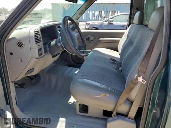 1997 Chevrolet Silverado 1500 with VIN 1GCEC14R8VZ156009, listed as a Copart auction lot 63702905 with 226,645 mi miles and Clean title. Bid and sale history available at DreamBid. Image 7.