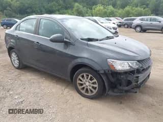 2020 Chevrolet Sonic LT with VIN 1G1JD5SB9L4127856, listed as a IAAI auction lot 42952943 with 66,882 mi miles and . Bid and sale history available at DreamBid. Image 1.