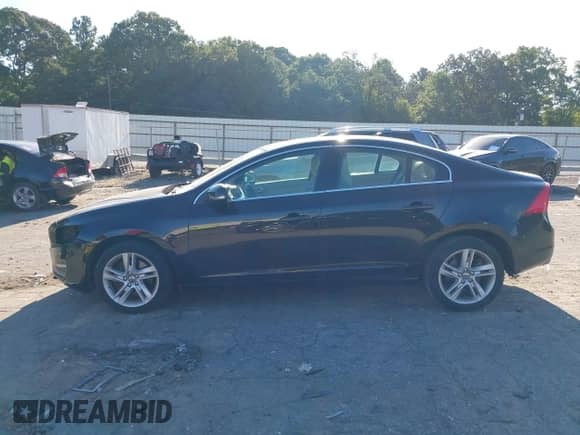 2014 Volvo S60 T5 с VIN YV1612FS7E2277276, выставлен на аукционе IAAI как лот 43080885 с пробегом 135 400 миль миль и . История ставок и продаж доступна на DreamBid. Изображение 14.