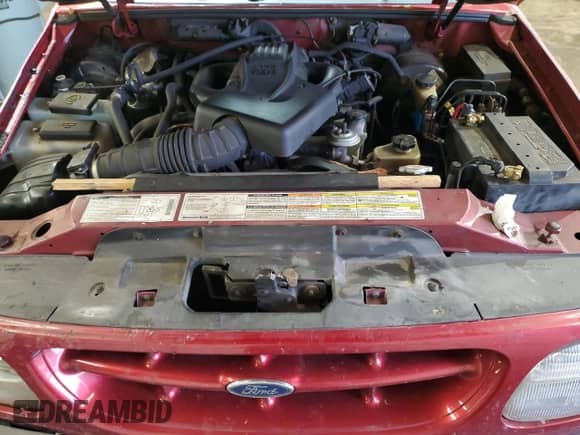 1999 Ford Explorer XLT z VIN 1FMZU34E0XUC18649, wystawiony jako Copart lot #83829905 z przebiegiem Nie podano mil oraz Szkoda całkowita • Salvage title. Historia ofert i sprzedaży dostępna na DreamBid. Obrazek 12.