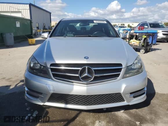2014 Mercedes-Benz C 250 Sport с VIN WDDGF4HB6EG210133, выставлен на аукционе Copart как лот 85666995 с пробегом 157 451 миль миль и Списание • Salvage title. История ставок и продаж доступна на DreamBid. Изображение 5.
