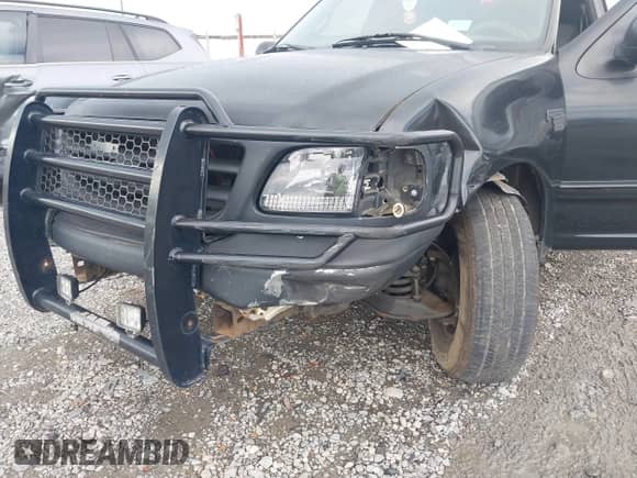 2002 Ford F-150 XLT с VIN 1FTRW07L42KA01956, выставлен на аукционе IAAI как лот 42503895 с пробегом 307 504 миль миль и . История ставок и продаж доступна на DreamBid. Изображение 6.