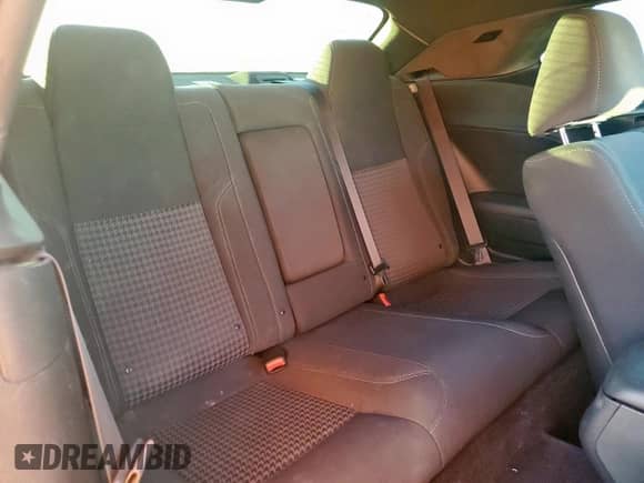 2019 Dodge Challenger SXT z VIN 2C3CDZAG1KH505873, wystawiony jako Copart lot #84414585 z przebiegiem 103 947 mil mil oraz Szkoda całkowita • Salvage title. Historia ofert i sprzedaży dostępna na DreamBid. Obrazek 10.