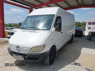 2005 Dodge Sprinter with VIN WD2PD744155726550, listed as a IAAI auction lot 42106941 with 193,594 mi miles and . Bid and sale history available at DreamBid. Image 2.