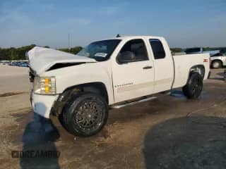 2007 Chevrolet Silverado 1500 1LT z VIN 1GCEK19007Z620815, wystawiony jako Copart lot #80944935 z przebiegiem 152 752 mil mil oraz Szkoda całkowita • Salvage title. Historia ofert i sprzedaży dostępna na DreamBid. Obrazek 1.